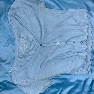 baby blue crop tee